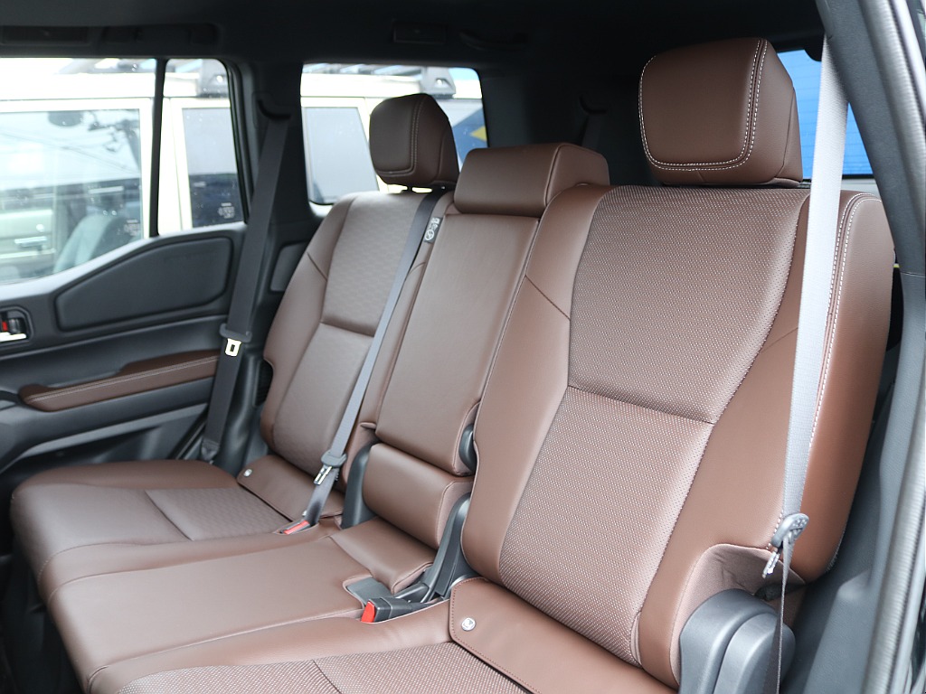 ＦＬＥＸグループは「すべての人に愛車を」をコンセプトに車種別に全国展開中！愛車と一緒に、ライフスタイルを充実させてもらいたいという思いで、ランクル仙台泉店では皆様のご要望になんでもお応えします♪