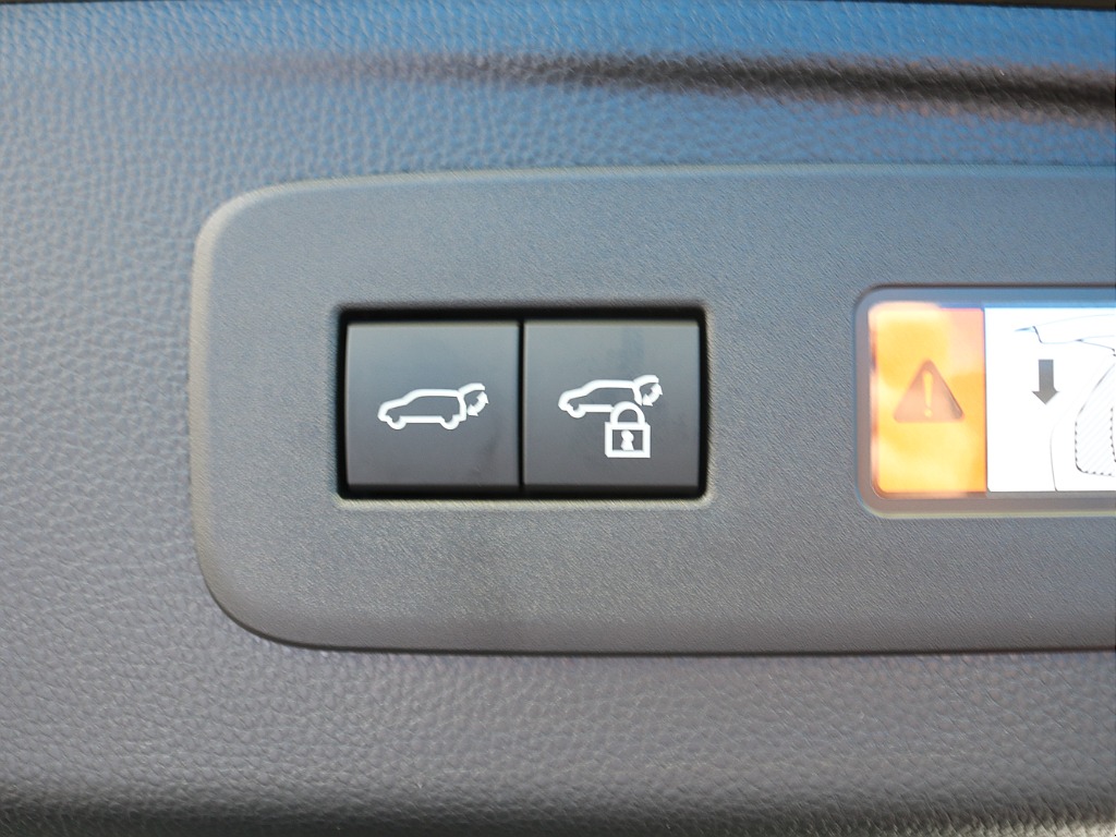 ＦＬＥＸグループは「すべての人に愛車を」をコンセプトに車種別に全国展開中！愛車と一緒に、ライフスタイルを充実させてもらいたいという思いで、ランクル仙台泉店では皆様のご要望になんでもお応えします♪