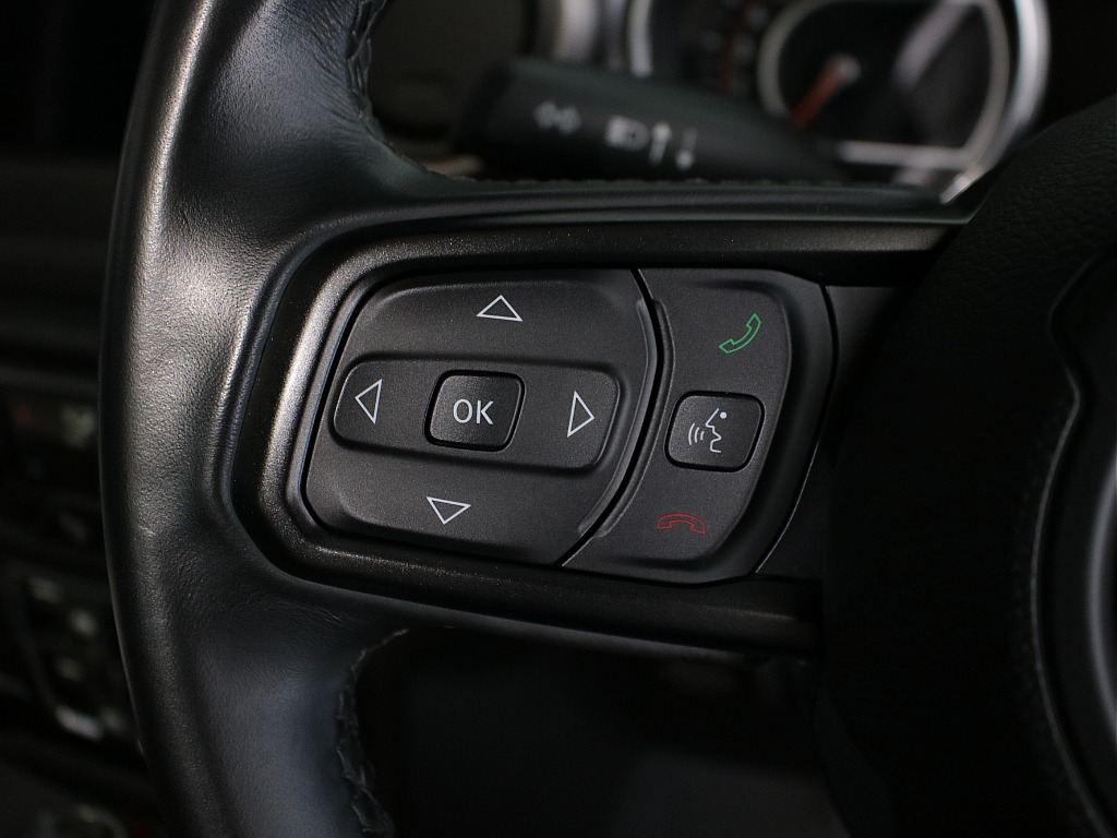 ステアリングスイッチ左！