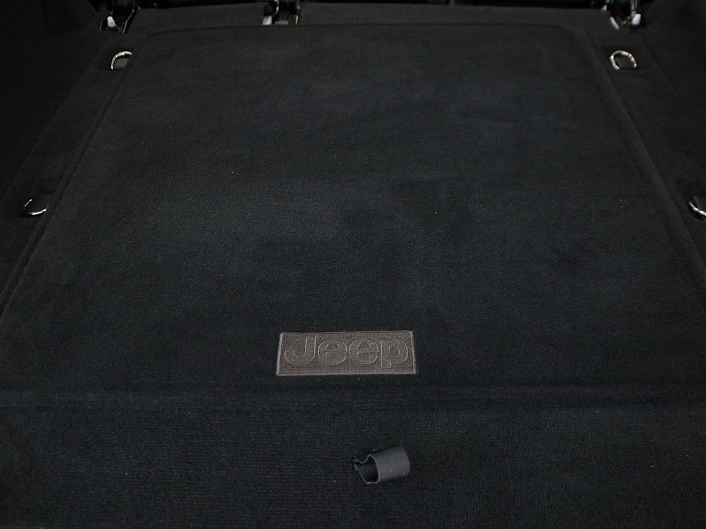 ラゲッジスペース中央！