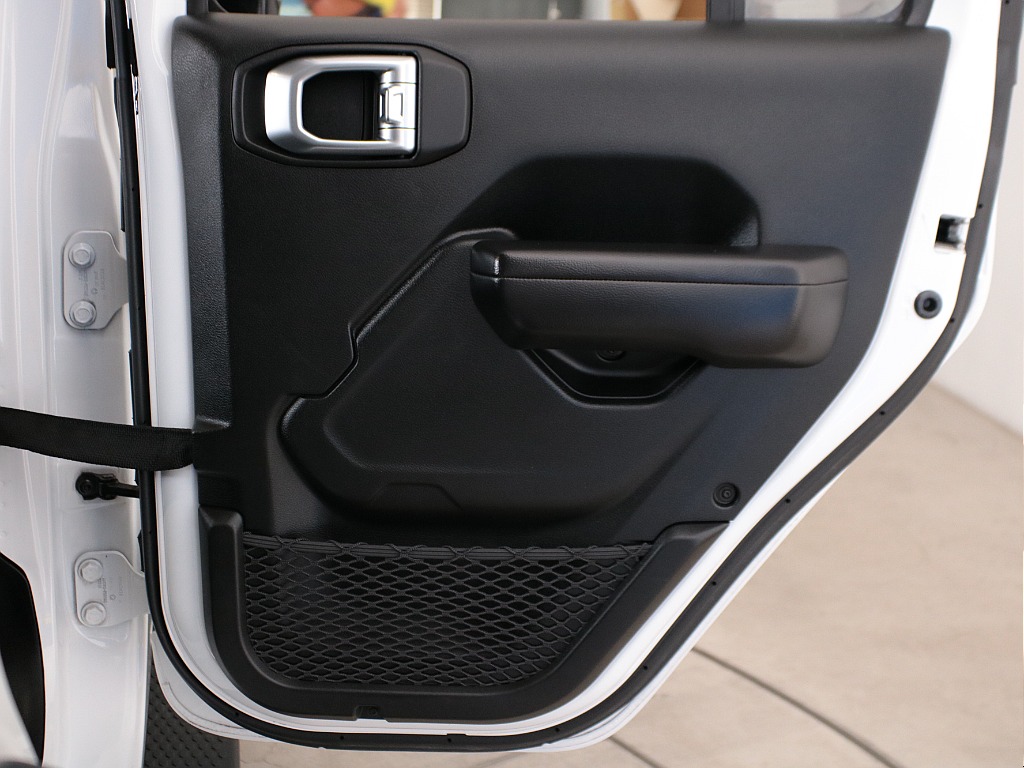 右後ろドアトリム！