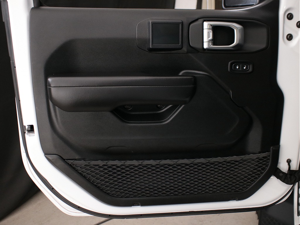 助手席ドアトリム！