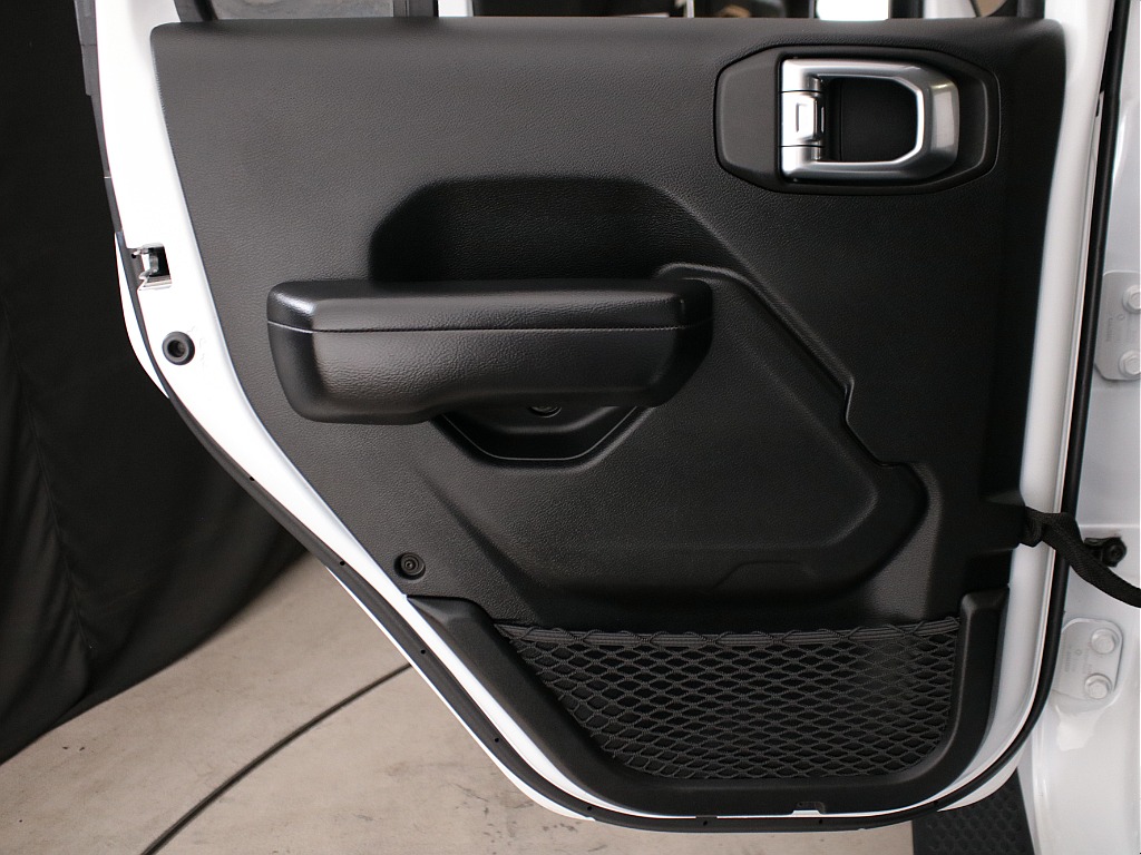 左後ろドアトリム！