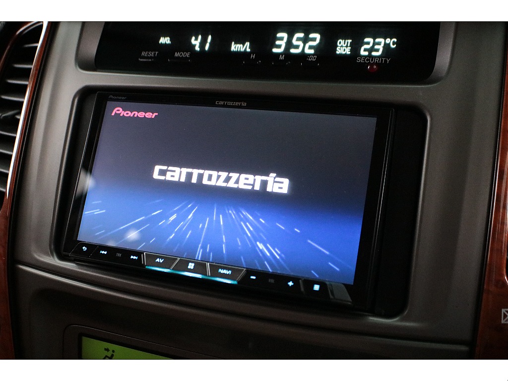 カロッツェリア製サイバーナビ装着！（Bluetooth接続可）