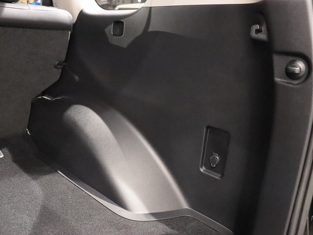 ラゲッジ内張り！