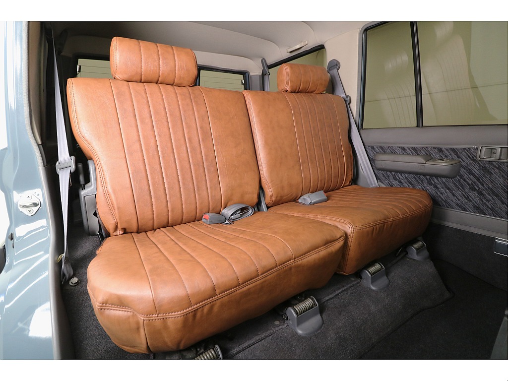 後部座席になります☆