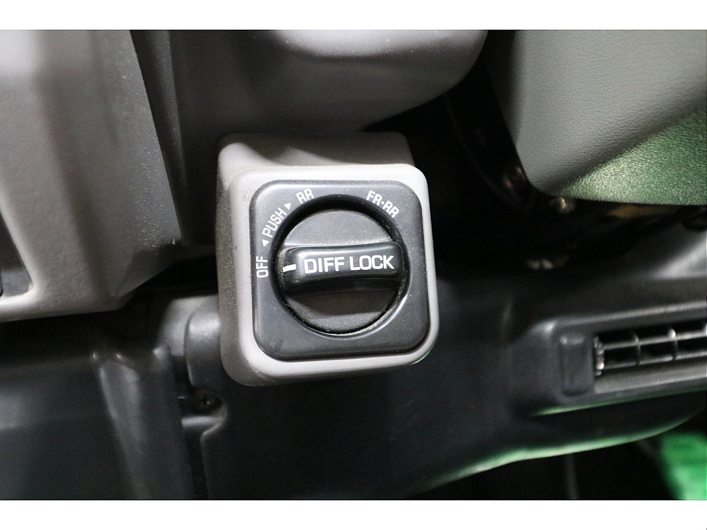 純正オプションリヤデフロック☆