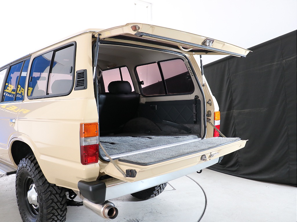 上下開きのリアドア！