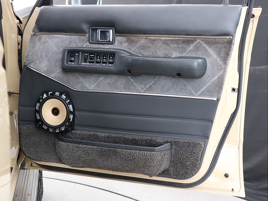 運転席ドアトリム！
