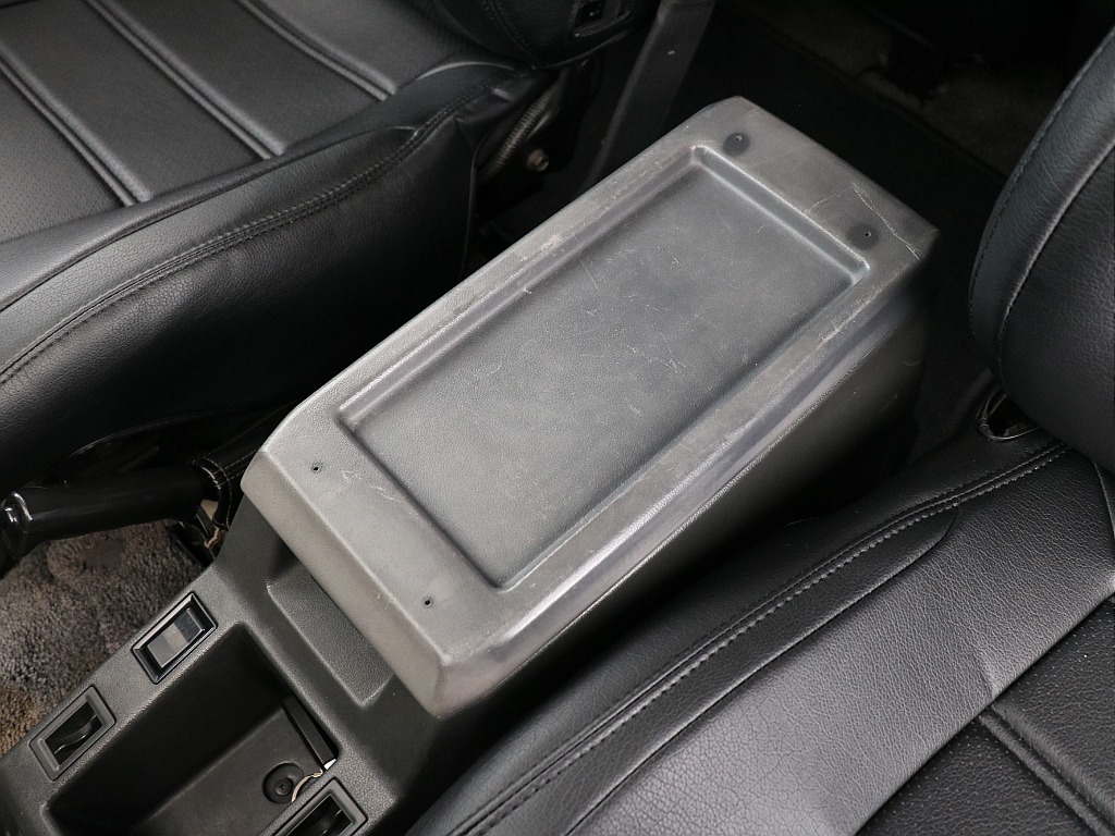 センターアームレスト！