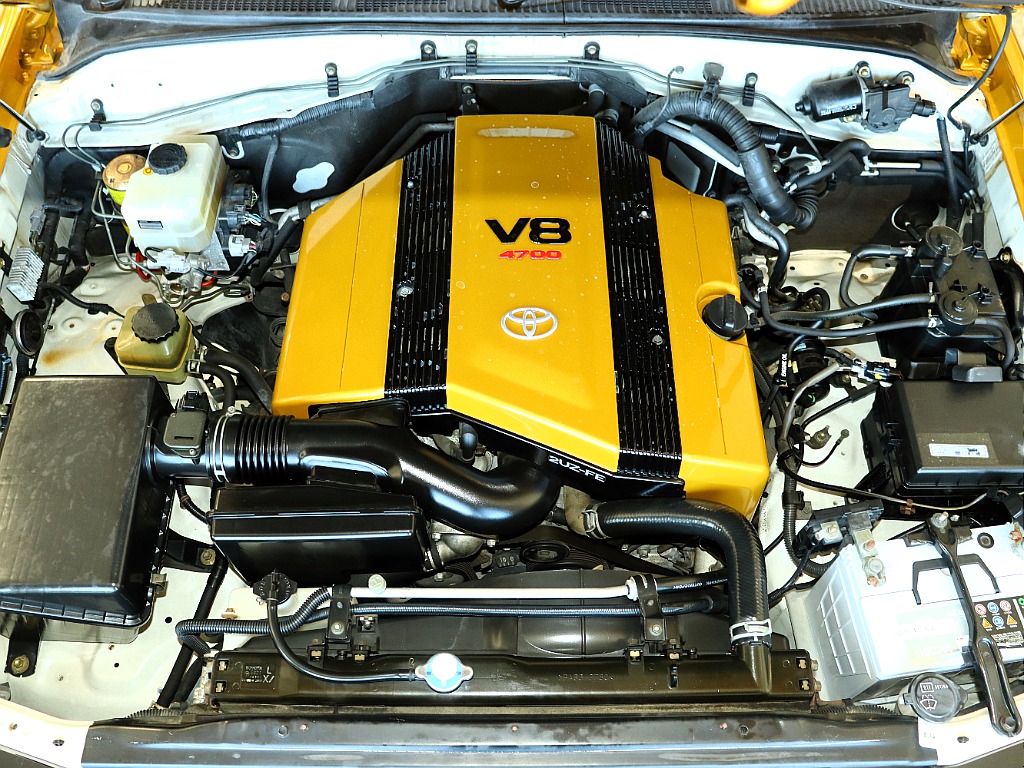 4.7LのV8エンジン、憧れですよね♪