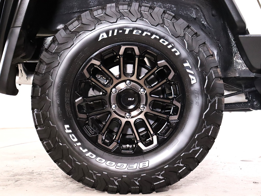 新品BFGoodrich ATタイヤにオリジナルホイールXELFの組み合わせ！