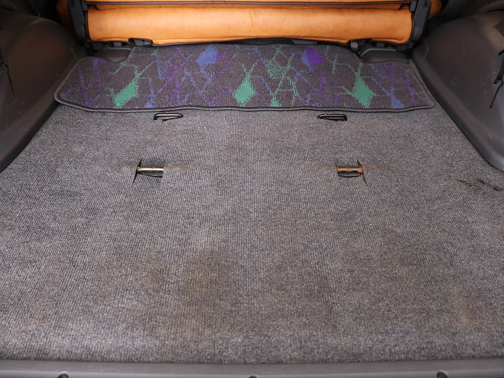 ラゲッジスペース中央！