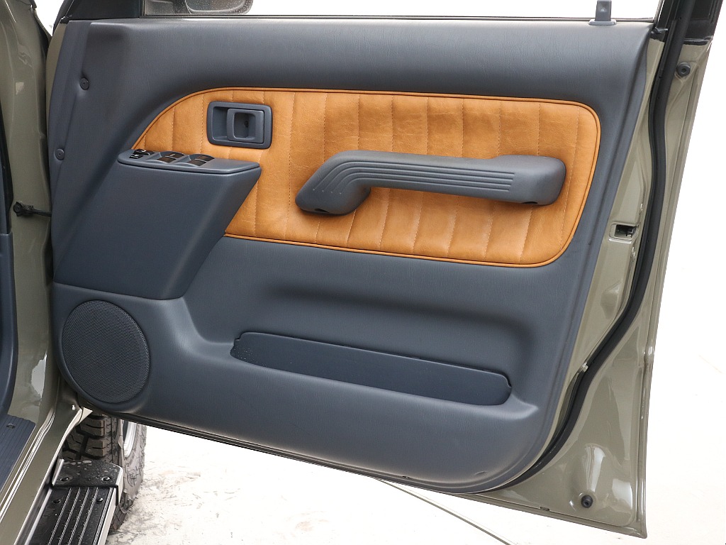 運転席ドアトリム！
