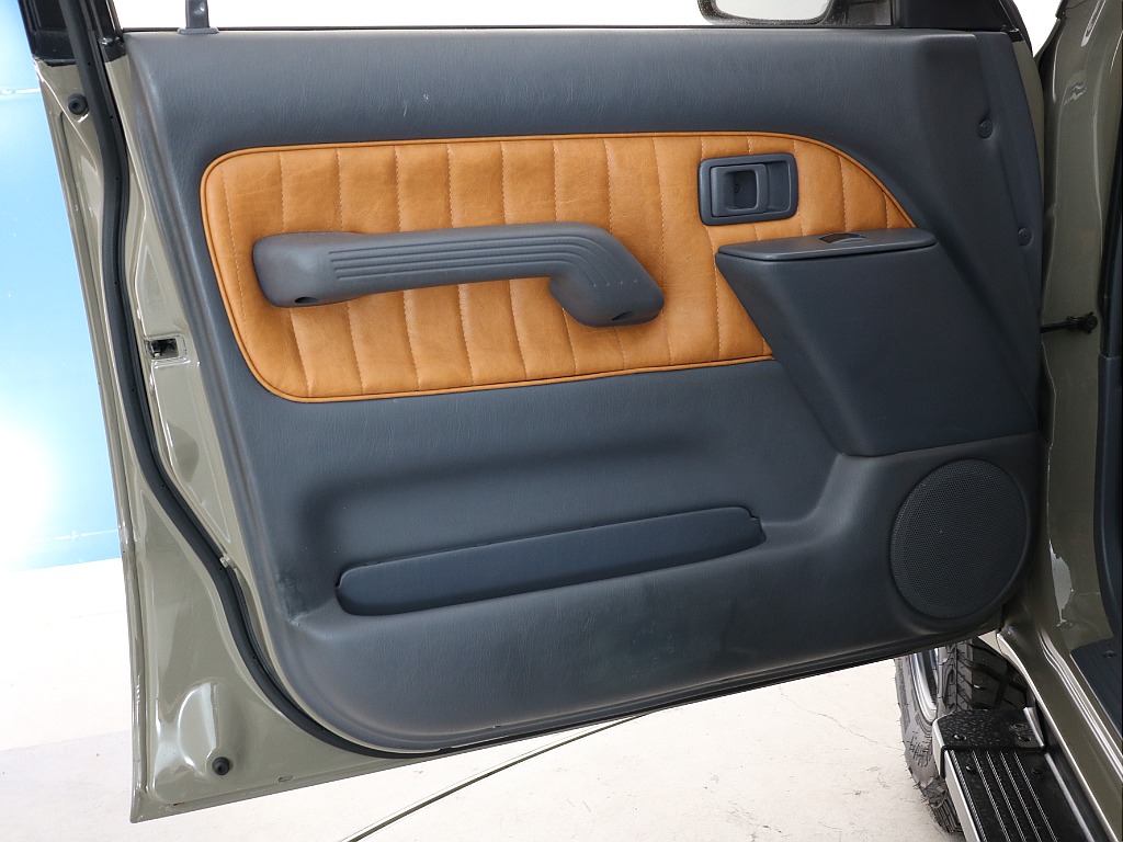 助手席ドアトリム！