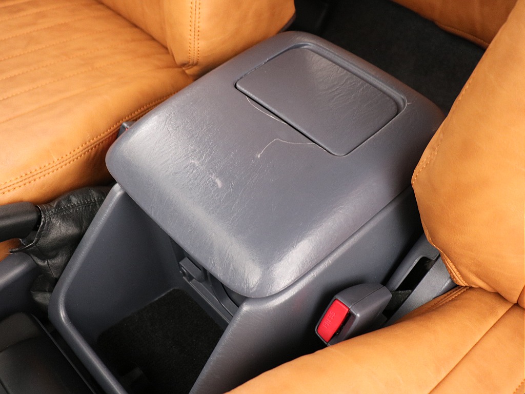 センターアームレスト！