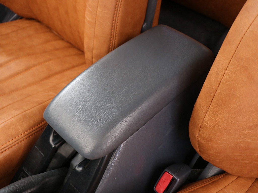 センターアームレスト！