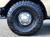 タイヤにはDEANのクロスカントリー16AWにTOYOのオープンカントリー235MTタイヤを装着しております！