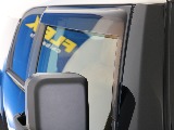 サイドバイザー付きのお車です！