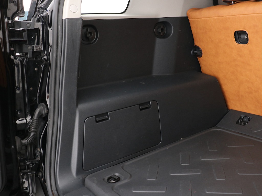 ラゲッジスペース左！