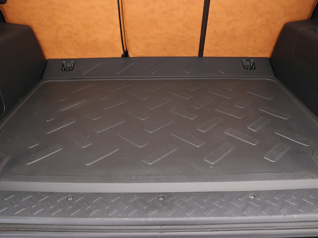 ラゲッジスペース中央！