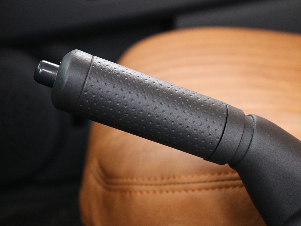 サイドブレーキ！