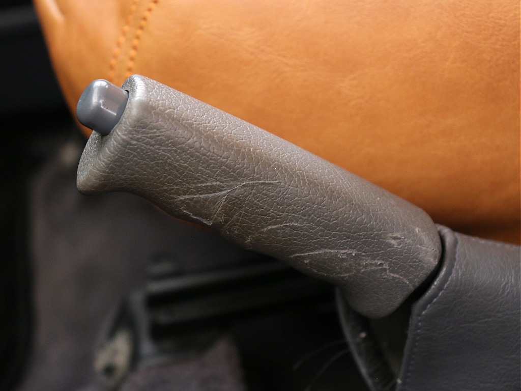 サイドブレーキ！