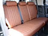 セカンドシートも運転席同様のオリジナルシートカバー搭載！