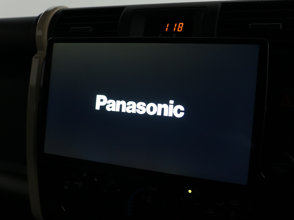 Panasonic製ナビ！バックカメラと連動で車庫入れもラクラク！