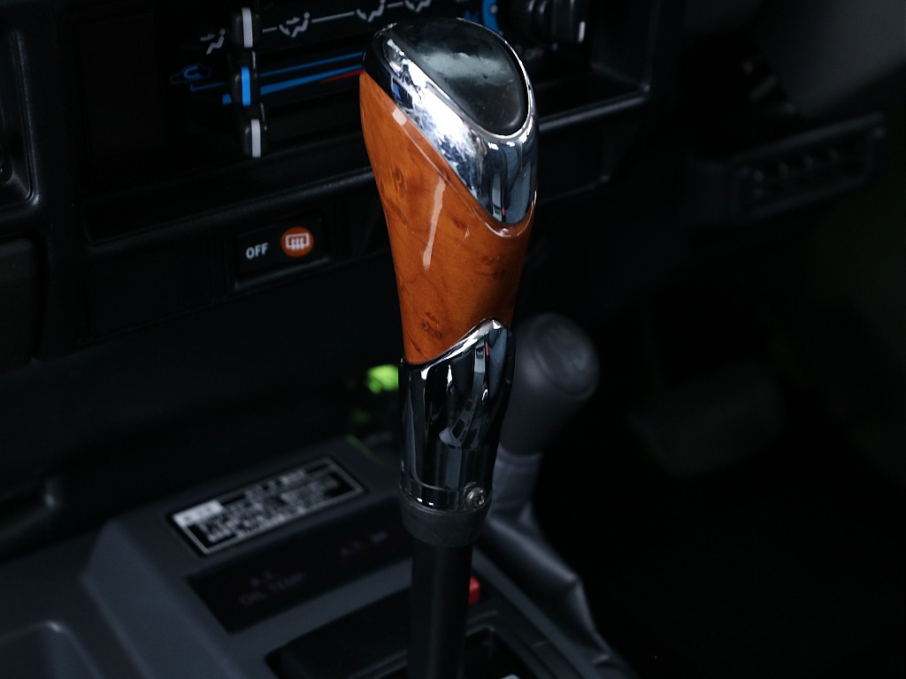 トヨタ ランドクルーザー70(55枚目)