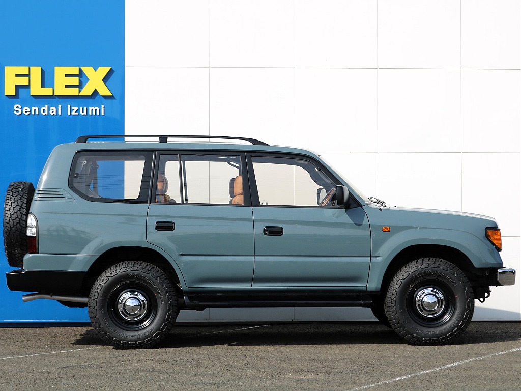 北海道～沖縄まで日本全国、遠方納車大歓迎です！現車確認が難しいお客様もご安心ください！お客様の目線に合わせ、お車のコンディション、装備品を細部までお伝えいたします！もちろん、ご自宅納車ＯＫです！