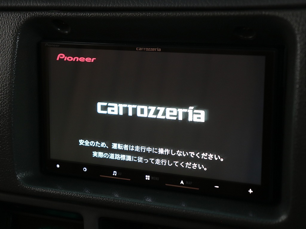 新品カロッツェリア製ナビ装備！