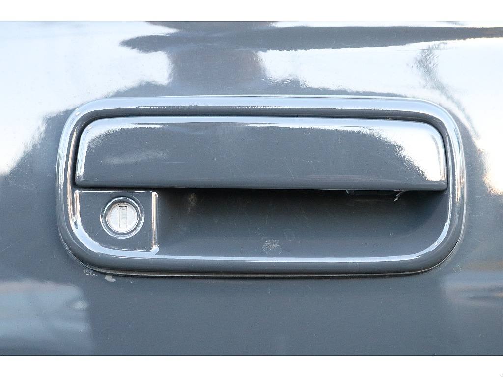 アウタードアハンドルもボディ同色塗装！