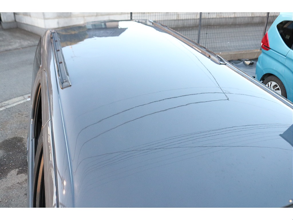 普段はなかなか見ることのないルーフ部分！