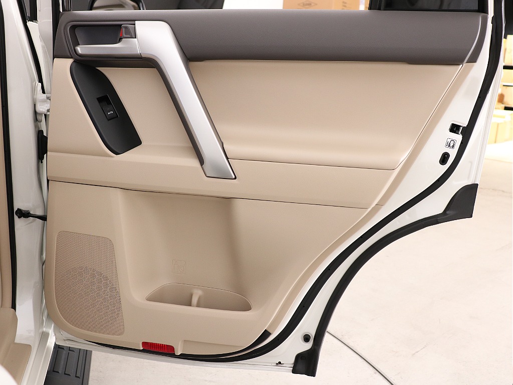 トヨタ ランドクルーザープラド(53枚目)