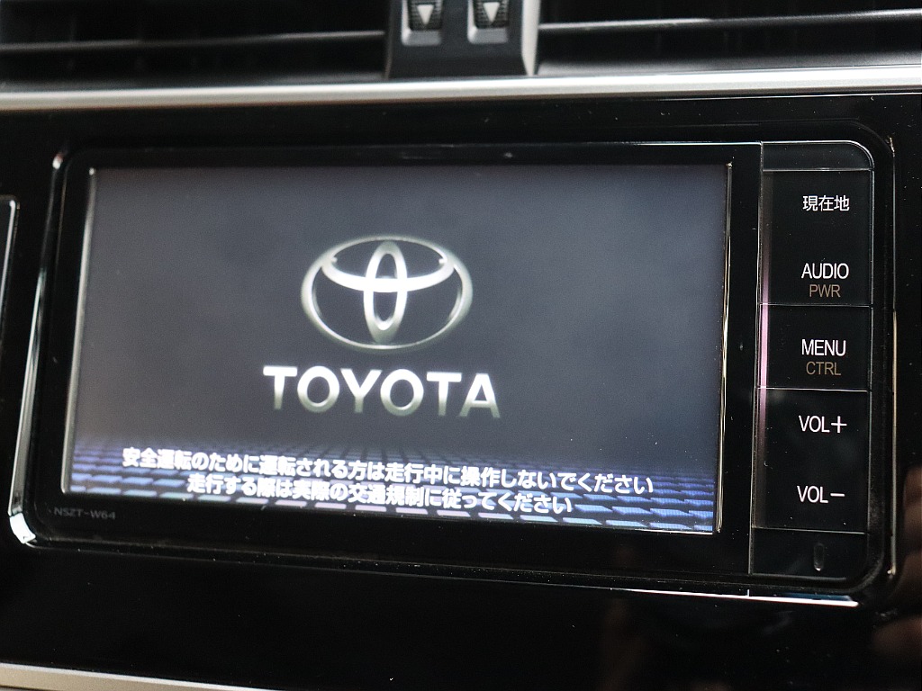 純正7インチナビ装備済み！各機能お使いいただけます！