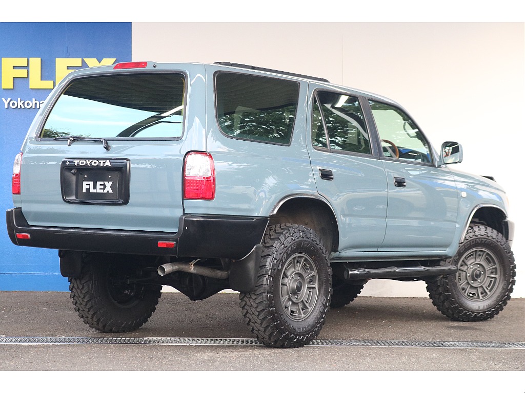 外装色はJEEP純正色のアンヴィルグレー！
