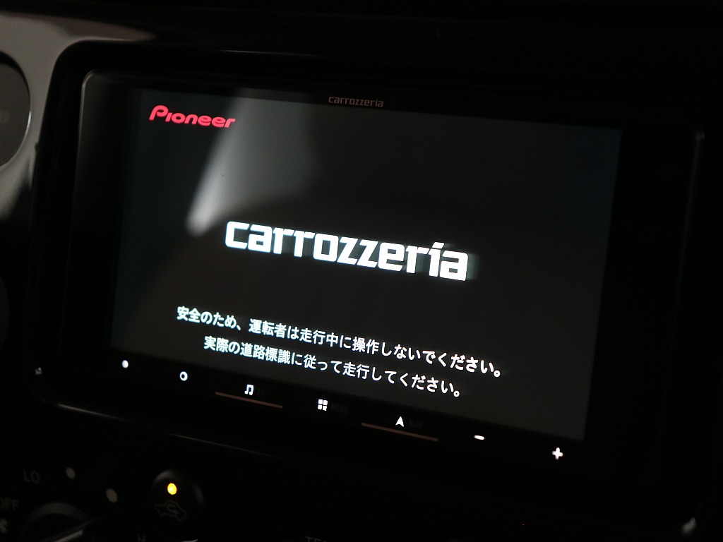 新品カロッツェリア製ナビ！