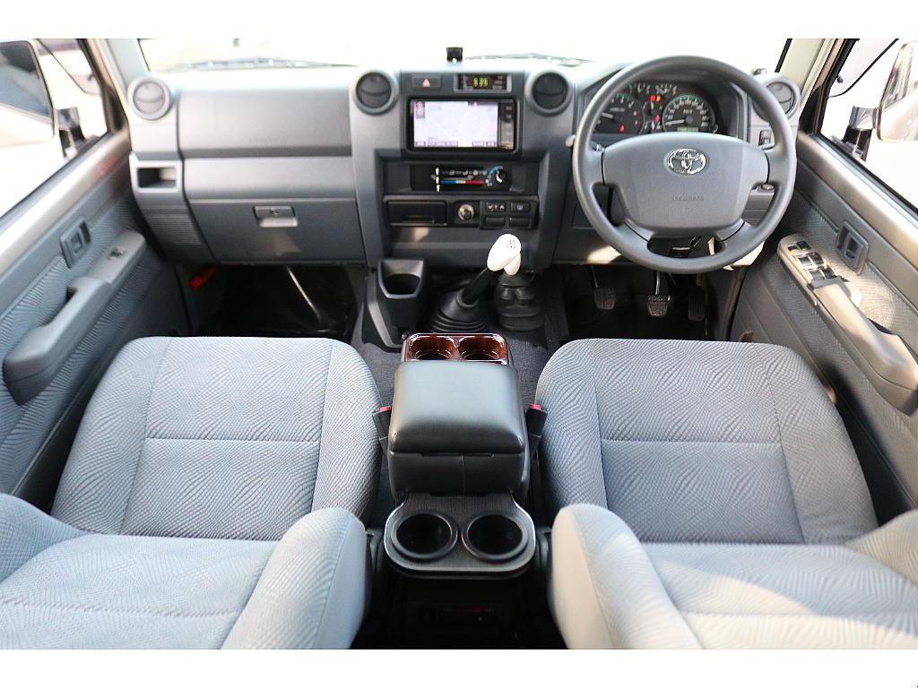 トヨタ ランドクルーザー70(21枚目)