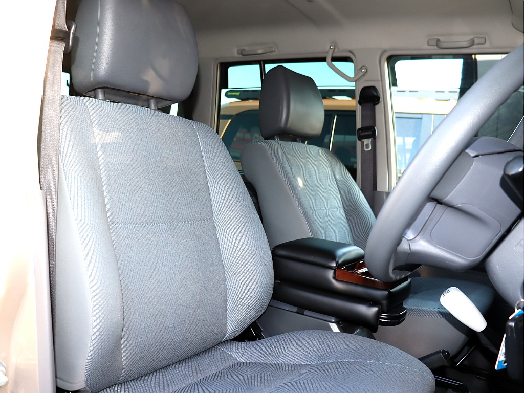 トヨタ ランドクルーザー70(22枚目)