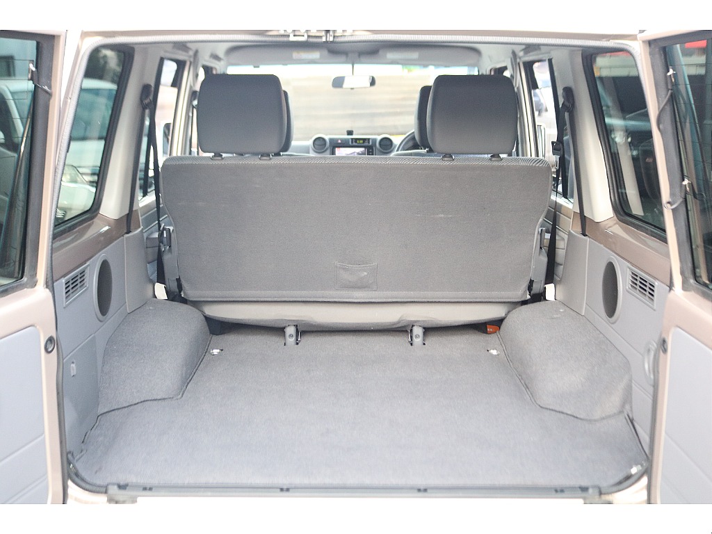 トヨタ ランドクルーザー70(26枚目)