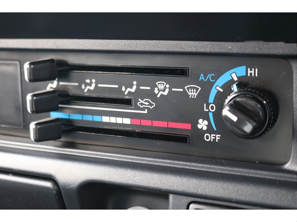 トヨタ ランドクルーザー70(41枚目)