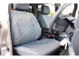 通気性抜群の運転席！