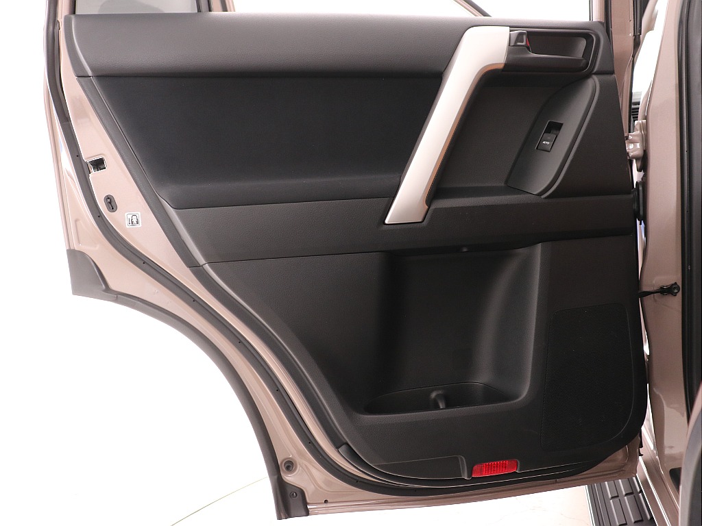 トヨタ ランドクルーザープラド(55枚目)