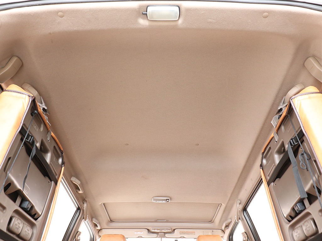 天張りには大きなシミ等はございません！