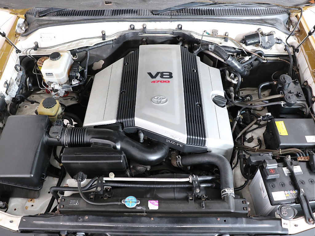排気量4700CCのV8エンジン搭載！