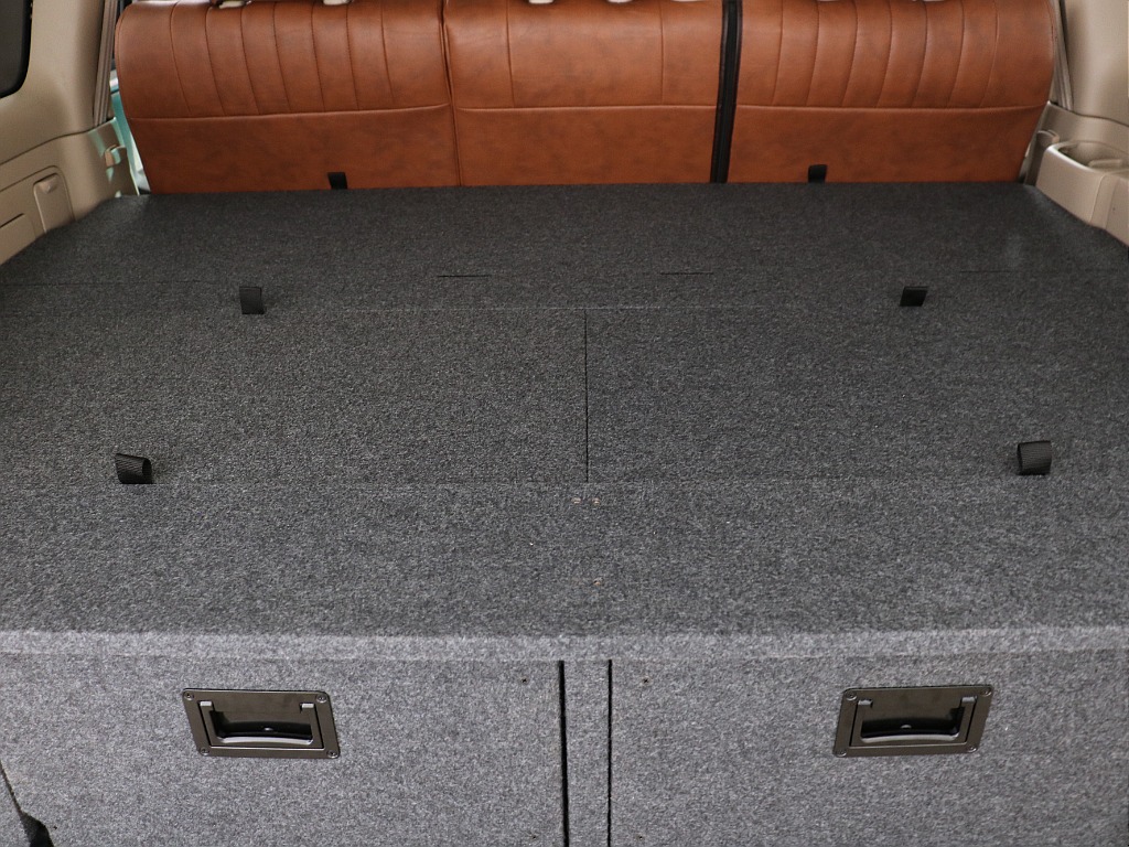 ラゲッジスペース中央！