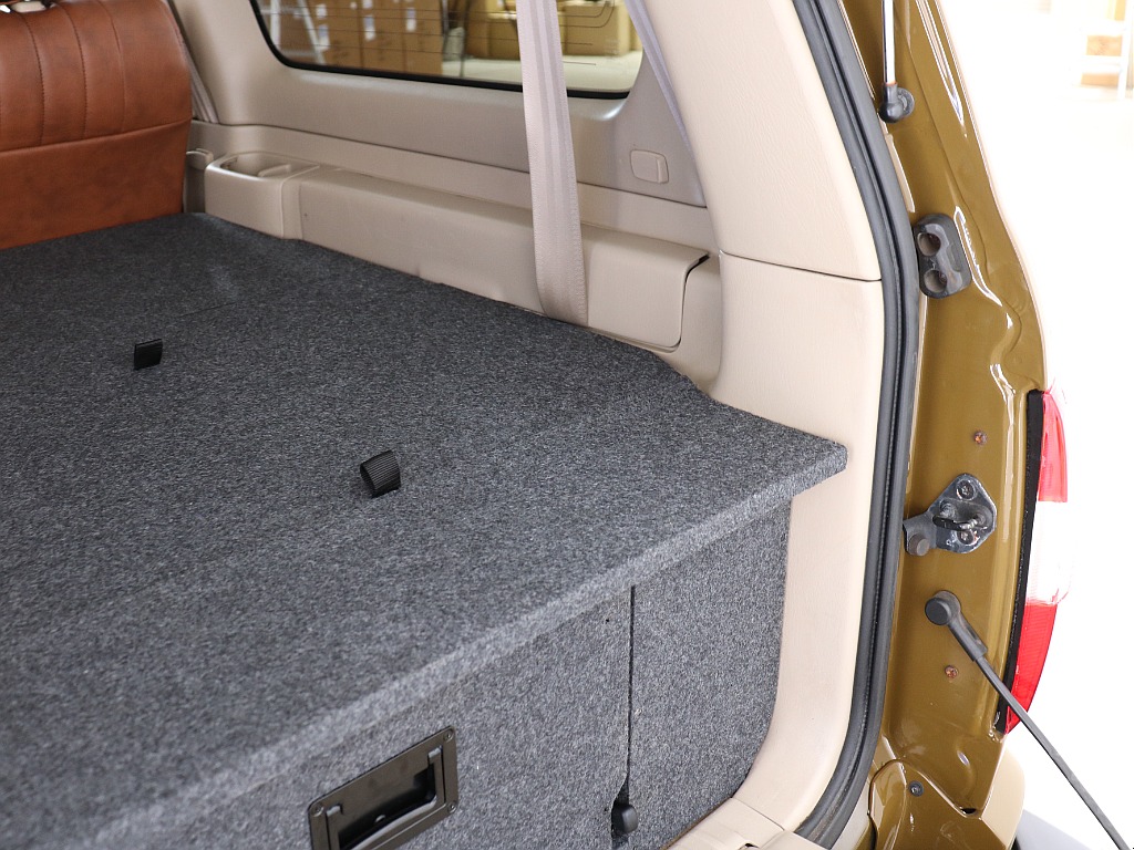 ラゲッジスペース右！