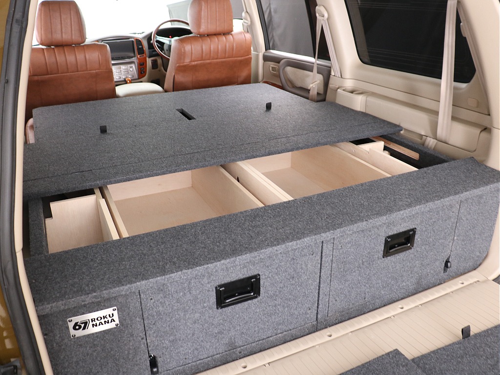 ラゲッジスペース収納その２