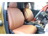 運転席は広々としており、長時間の運転でも疲れにくくなっております！